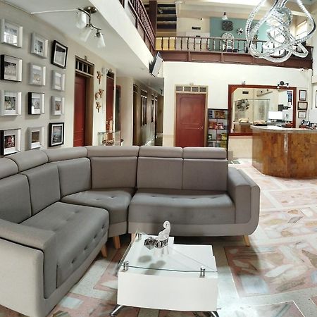Hotel Casa Aragon Картаґо Екстер'єр фото
